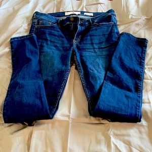 Hollister, low rise, super skinny.  Great condition 7R